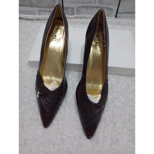Miss Me Brown Women's Pointed Toe Kitten  Heels Size 8